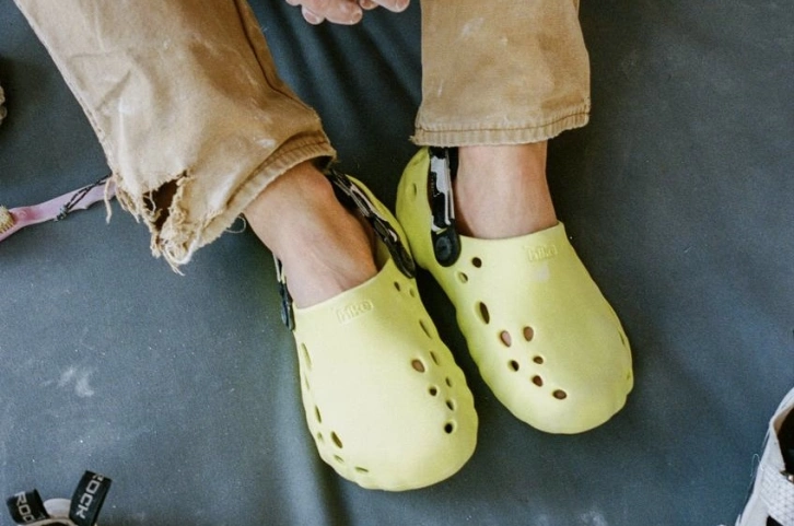 HIKE Marble Clogs